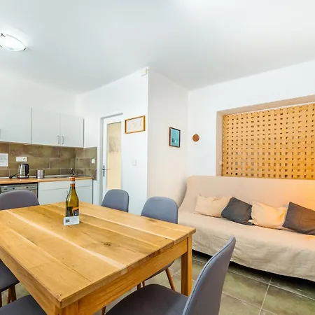 Duse Hor Stribrnice Apartment *